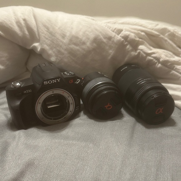 Sony Alpha a230 Black Digital Camera with Lenses - Picture 1 of 1